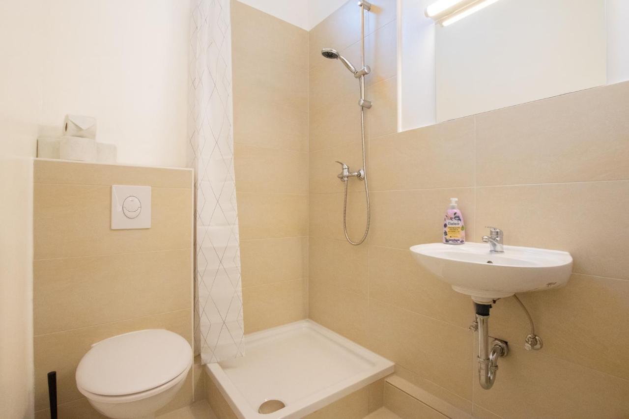 Raj Living - 1 Or 3 Room Apartments - 20 Min Messe Dus And Old Town Dus Dusseldorf Luaran gambar