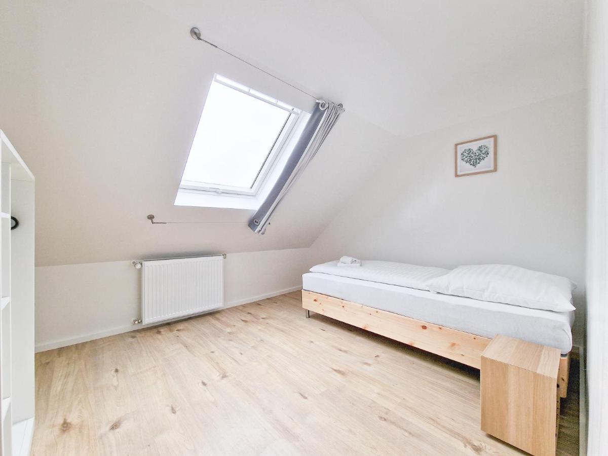 Raj Living - 1 Or 3 Room Apartments - 20 Min Messe Dus And Old Town Dus Dusseldorf Luaran gambar